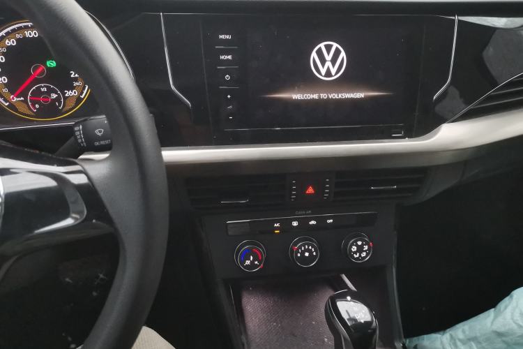 Used Volkswagen Passat 2020 Revised Version 280TSI Business Edition China VI Standard Audio And AC Panel