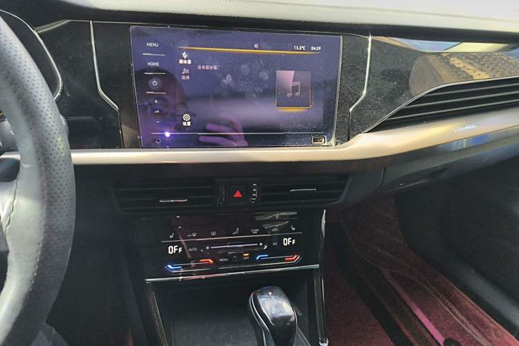 Used Volkswagen Passat 2020 330TSI Elite Edition China VI Audio And AC Panel