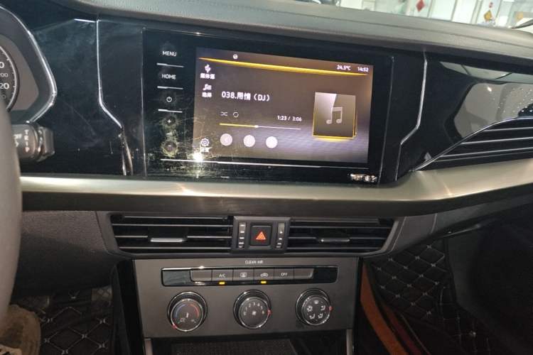 Used Volkswagen Passat 2020 Revised Version 280TSI Business Edition China VI Standard Audio And AC Panel