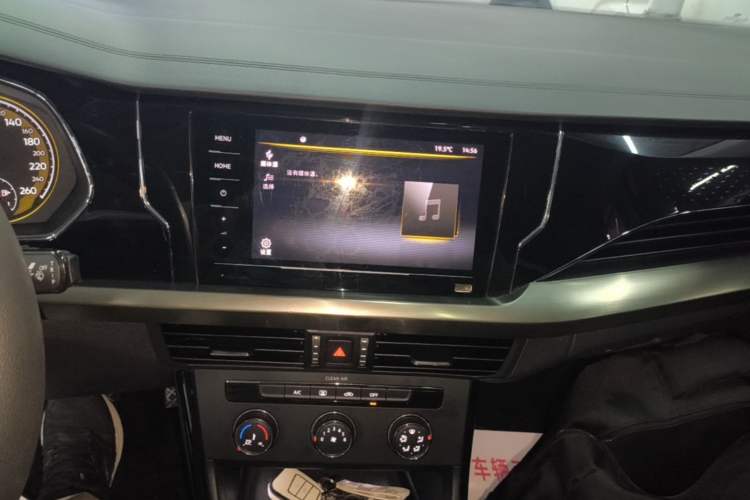 Used Volkswagen Passat 2020 280TSI Business Edition China VI Standard Audio And AC Panel