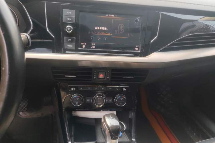 Used Volkswagen Passat 2020 330TSI Elite Edition China VI Audio And AC Panel