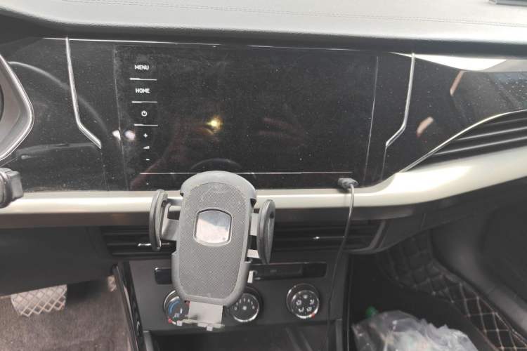 Used Volkswagen Passat 2020 Revised Version 280TSI Business Edition China VI Standard Audio And AC Panel