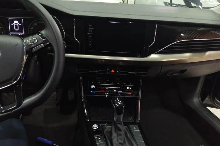 Used Volkswagen Passat 2020 330TSI Elite Edition China VI Audio And AC Panel
