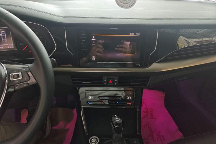 Used Volkswagen Passat 2020 330TSI Elite Edition China VI Audio And AC Panel