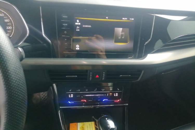 Used Volkswagen Passat 2020 330TSI Elite Edition China VI Audio And AC Panel