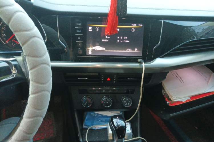 Used Volkswagen Passat 2020 Revised Version 280TSI Business Edition China VI Standard Audio And AC Panel
