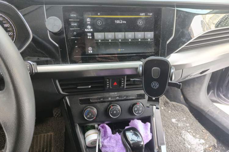 Used Volkswagen Passat 2020 Revised Version 280TSI Business Edition China VI Standard Audio And AC Panel