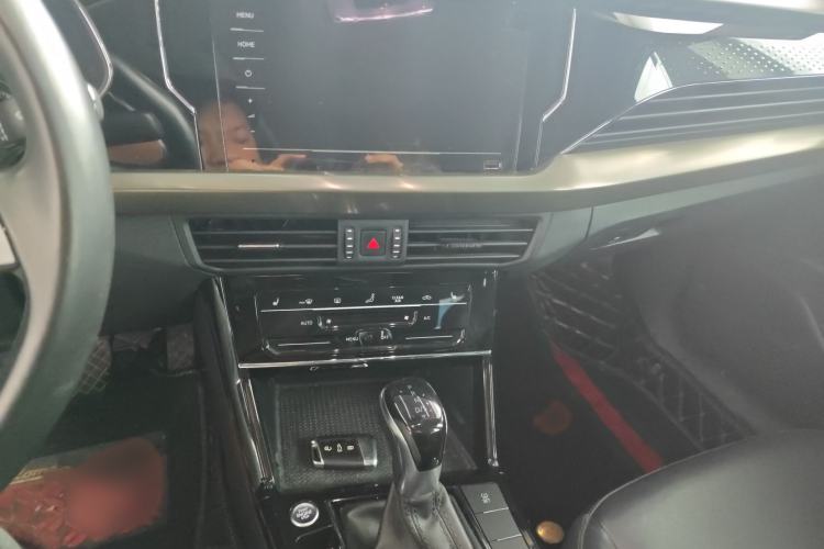 Used Volkswagen Passat 2020 Facelift 330TSI Elite Edition China VI Standard Audio And AC Panel