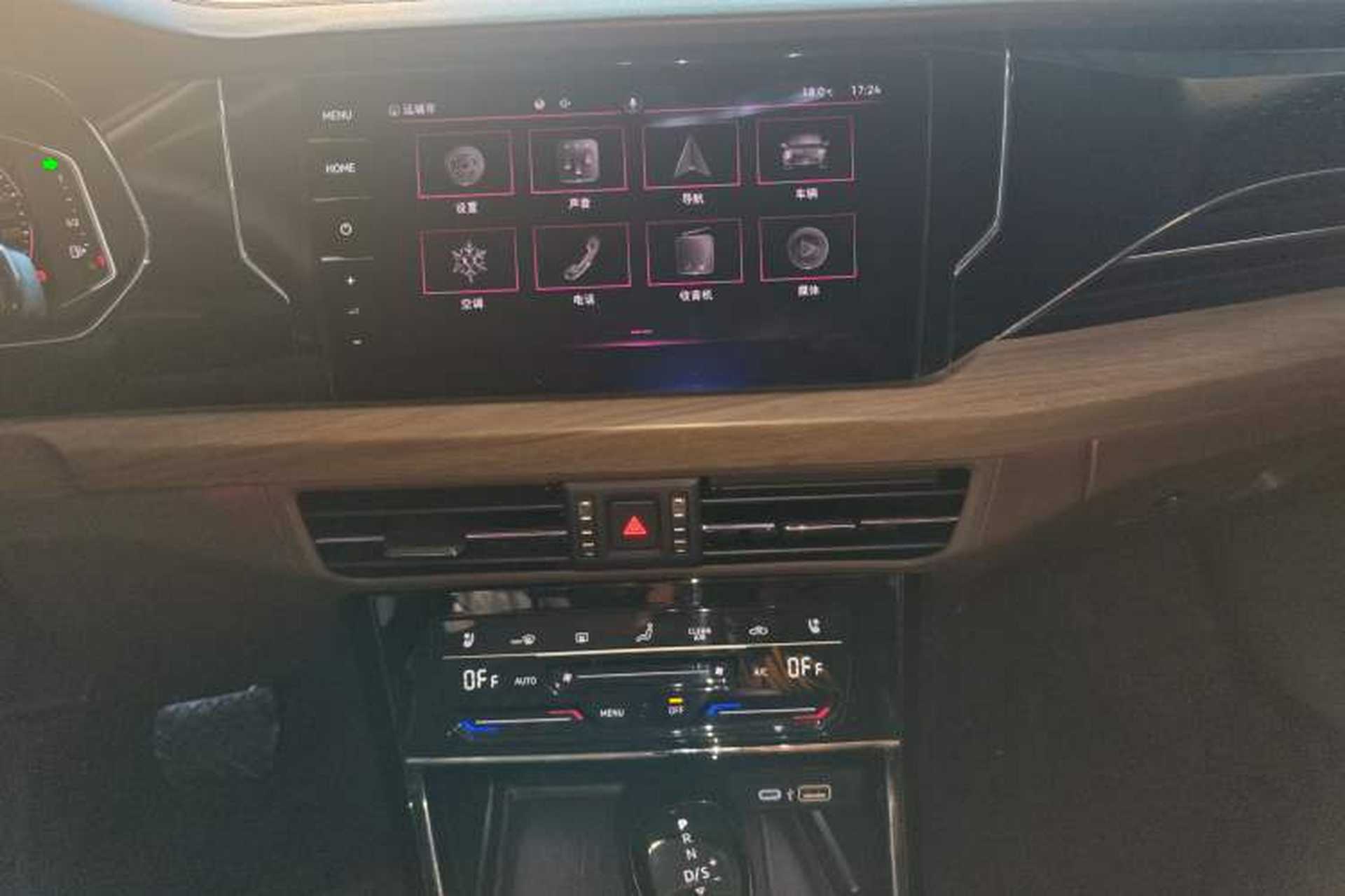 Used Volkswagen Passat 2020 Revised Version 330TSI Luxury Edition China VI Standard Audio And AC Panel