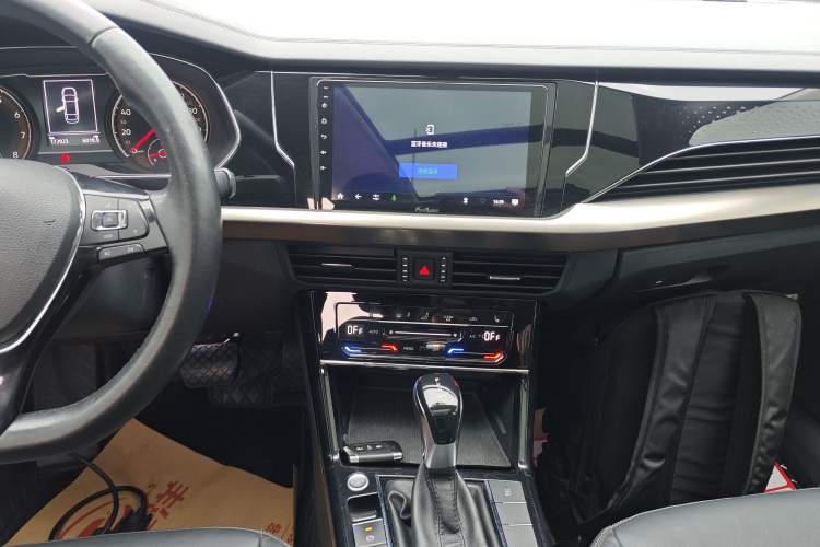 Used Volkswagen Passat 2020 330TSI Elite Edition China VI Audio And AC Panel