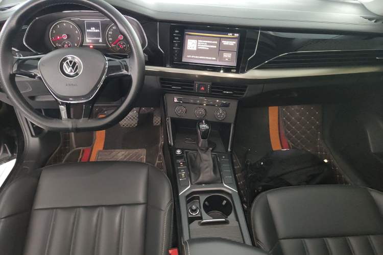 Used Volkswagen Passat 2020 Revised Version 280TSI Business Edition China VI Standard Audio And AC Panel