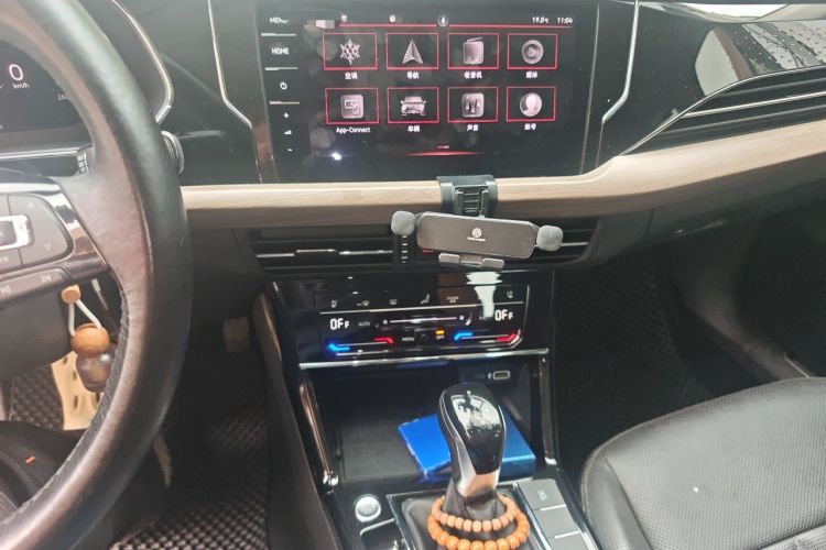 Used Volkswagen Passat 2020 Revised Version 330TSI Luxury Edition China VI Standard Audio And AC Panel
