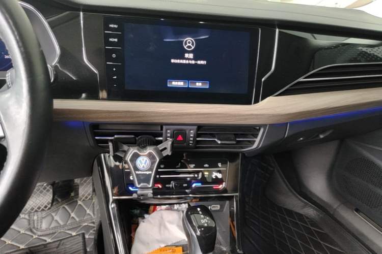 Used Volkswagen Passat 2020 Revised Version 330TSI Luxury Edition China VI Standard Audio And AC Panel