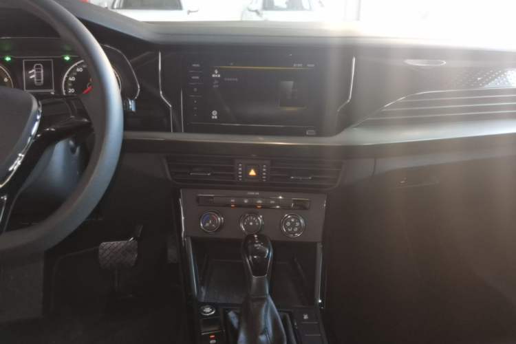Used Volkswagen Passat 2020 Revised Version 280TSI Business Edition China VI Standard Audio And AC Panel