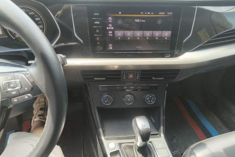 Used Volkswagen Passat 2020 Revised Version 280TSI Business Edition China VI Standard Audio And AC Panel