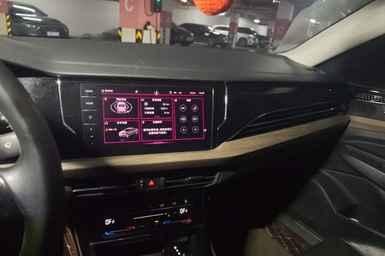 Used Volkswagen Passat 2020 Revised Version 330TSI Luxury Edition China VI Standard Audio And AC Panel