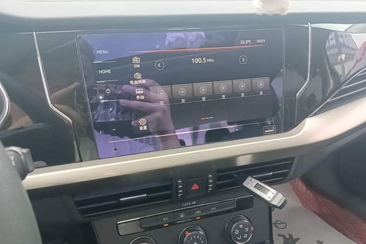 Used Volkswagen Passat 2020 Revised Version 280TSI Business Edition China VI Standard Audio And AC Panel
