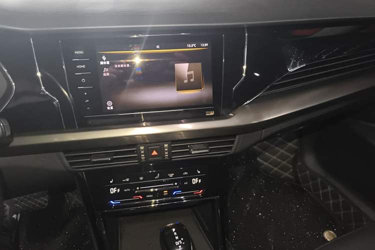 Used Volkswagen Passat 2020 330TSI Elite Edition China VI Audio And AC Panel