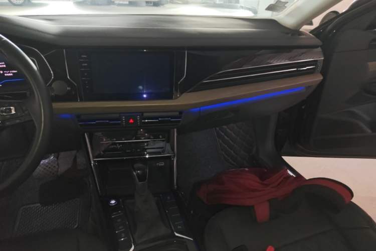 Used Volkswagen Passat 2020 330TSI Luxury Edition China VI Audio And AC Panel