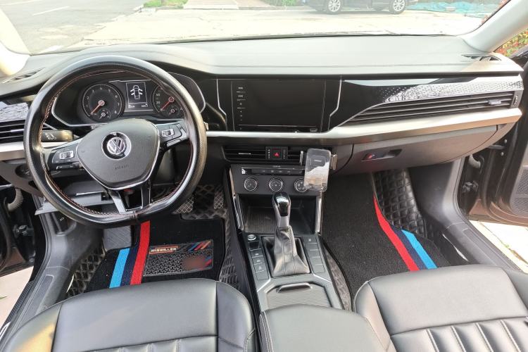 Used Volkswagen Passat 2020 280TSI Business Edition China VI Standard Center Console
