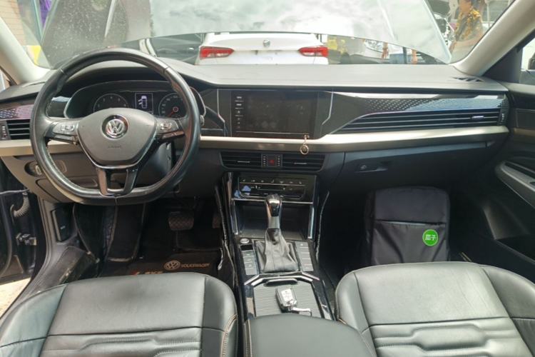 Used Volkswagen Passat 2020 330TSI Elite Edition China VI Center Console
