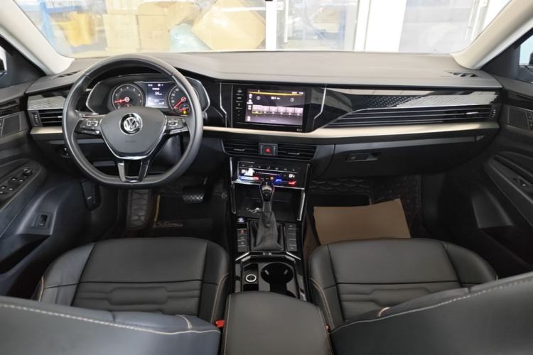 Used Volkswagen Passat 2020 280TSI Elite Edition China VI Standard Center Console