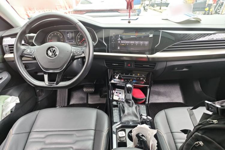 Used Volkswagen Passat 2020 330TSI Elite Edition China VI Center Console