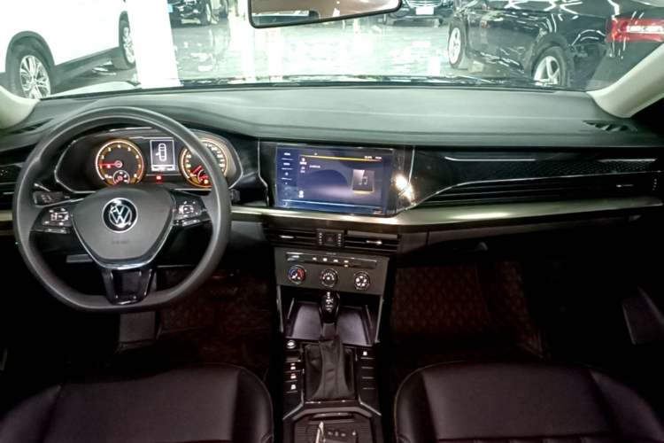 Used Volkswagen Passat 2020 Revised Version 280TSI Business Edition China VI Standard Center Console