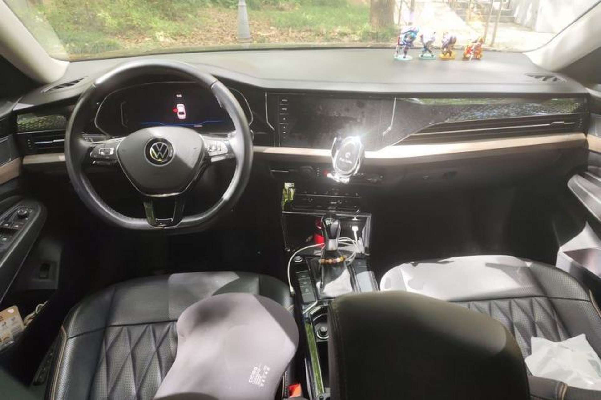 Used Volkswagen Passat 2020 330TSI Elite Edition China VI Center Console