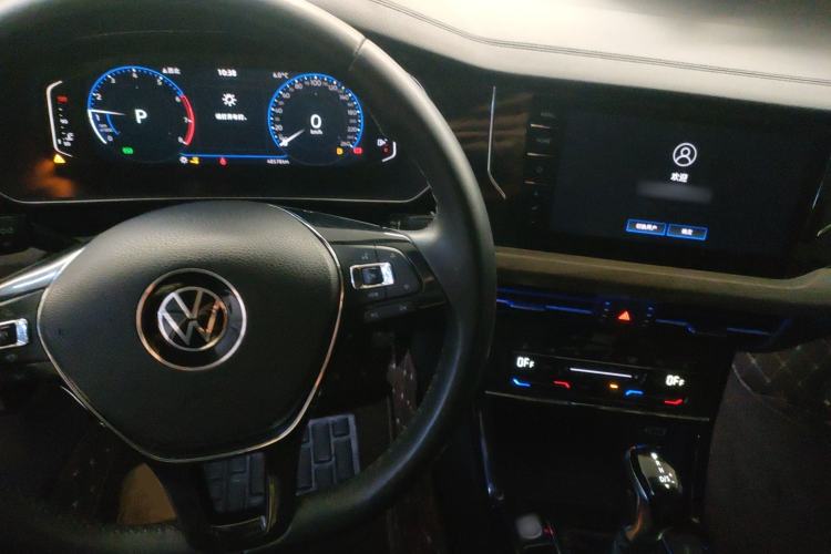 Used Volkswagen Passat 2020 Revised Version 330TSI Luxury Edition China VI Standard Center Console