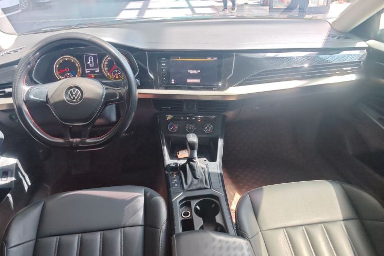 Used Volkswagen Passat 2020 Revised Version 280TSI Business Edition China VI Standard Center Console