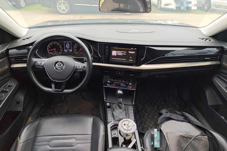 Used Volkswagen Passat 2020 330TSI Elite Edition China VI Center Console