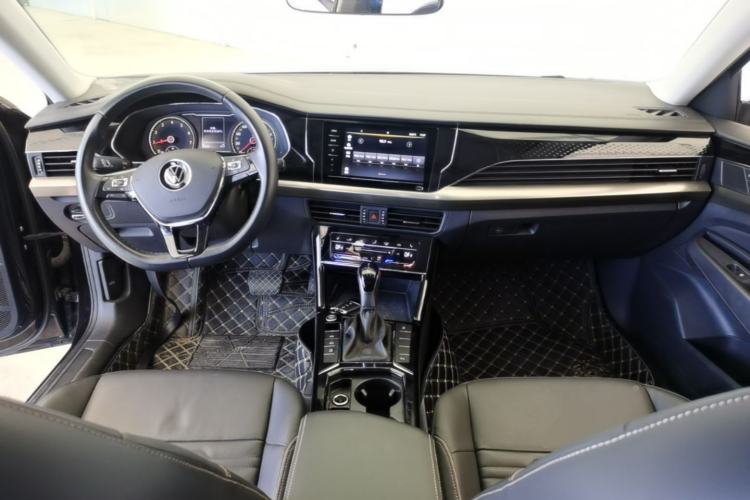 Used Volkswagen Passat 2020 Revised Version 280TSI Elite Edition China VI Standard Center Console