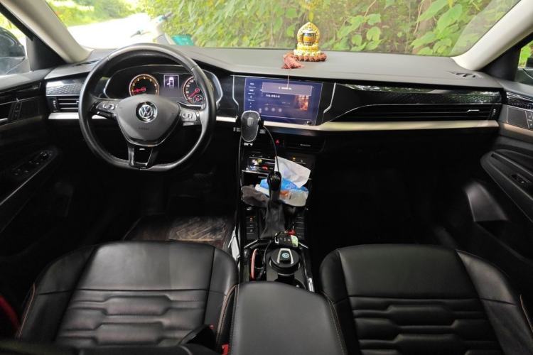 Used Volkswagen Passat 2020 330TSI Elite Edition China VI Center Console