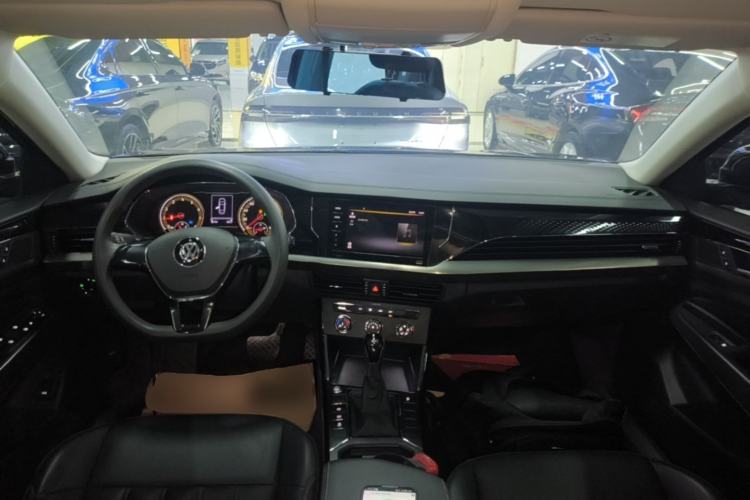 Used Volkswagen Passat 2020 280TSI Business Edition China VI Standard Center Console