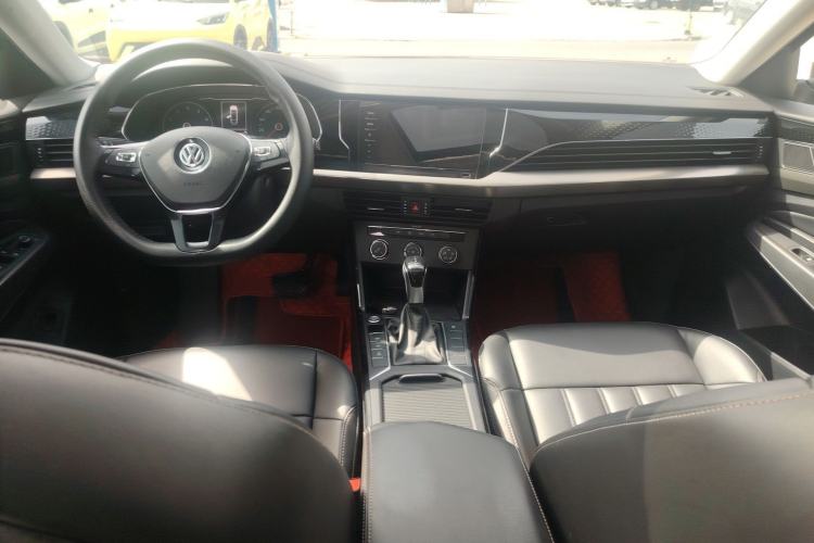 Used Volkswagen Passat 2020 280TSI Business Edition China VI Standard Center Console