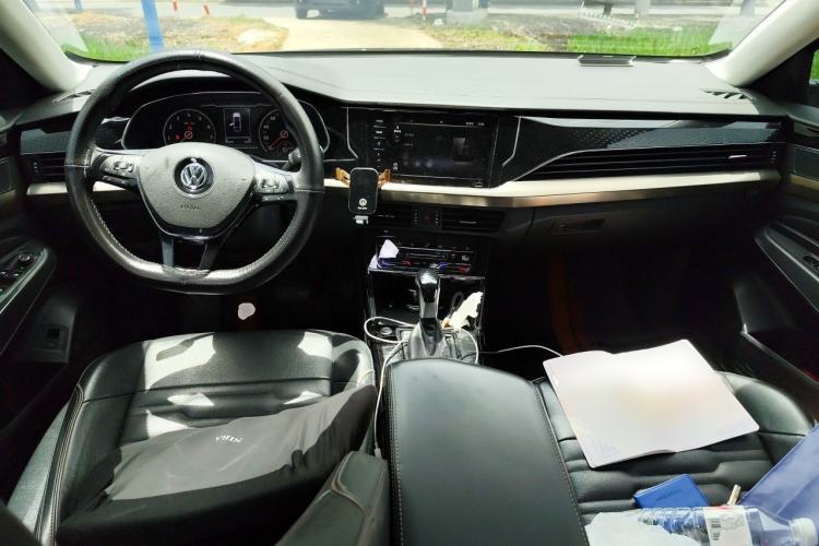 Used Volkswagen Passat 2020 330TSI Elite Edition China VI Center Console