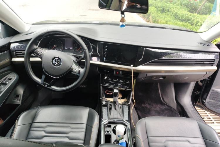 Used Volkswagen Passat 2020 330TSI Elite Edition China VI Center Console
