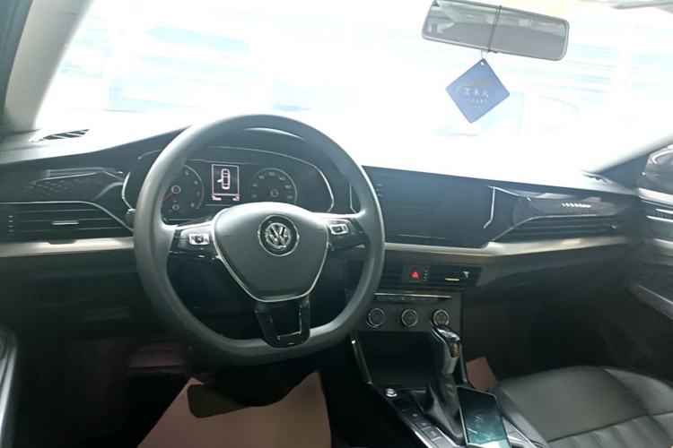 Used Volkswagen Passat 2020 Revised Version 280TSI Business Edition China VI Standard Center Console