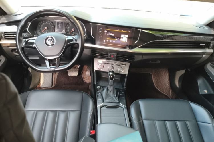 Used Volkswagen Passat 2020 280TSI Business Edition China VI Standard Center Console