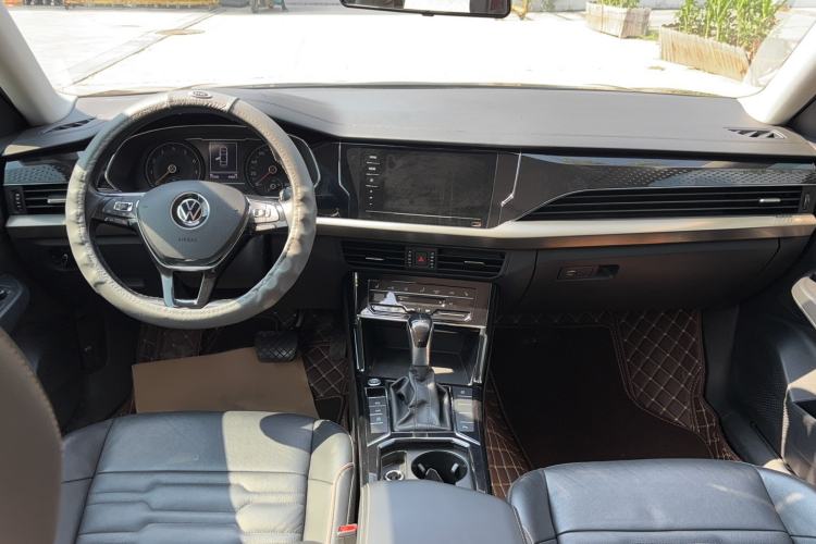Used Volkswagen Passat 2020 Revised Version 280TSI Elite Edition China VI Standard Center Console