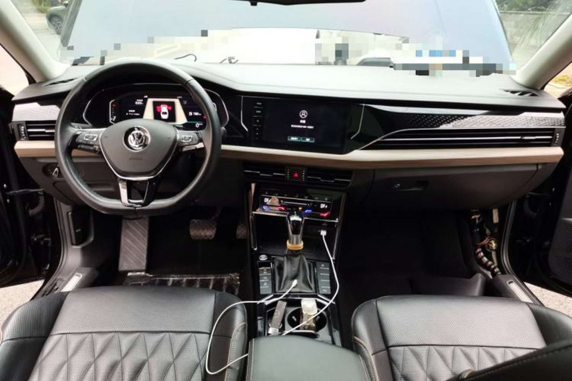 Used Volkswagen Passat 2020 330TSI Luxury Edition China VI Center Console