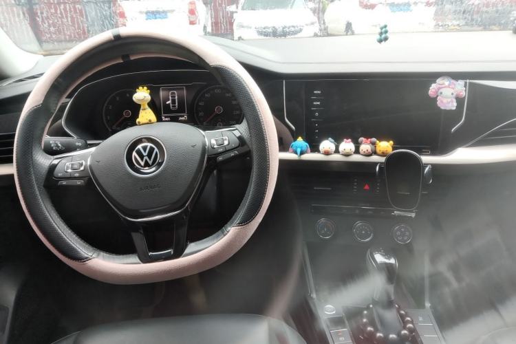Used Volkswagen Passat 2020 Revised Version 280TSI Business Edition China VI Standard Center Console