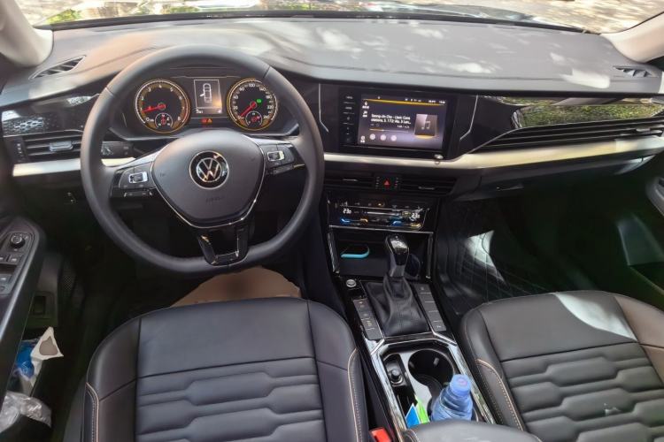 Used Volkswagen Passat 2020 330TSI Elite Edition China VI Center Console
