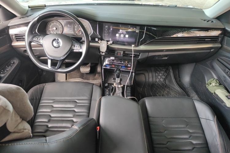 Used Volkswagen Passat 2020 330TSI Elite Edition China VI Center Console