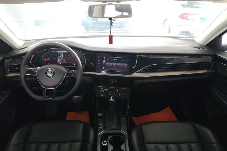 Used Volkswagen Passat 2020 Revised Version 280TSI Business Edition China VI Standard Center Console