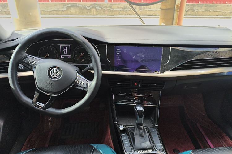Used Volkswagen Passat 2020 330TSI Elite Edition China VI Center Console