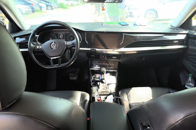 Used Volkswagen Passat 2020 330TSI Elite Edition China VI Center Console