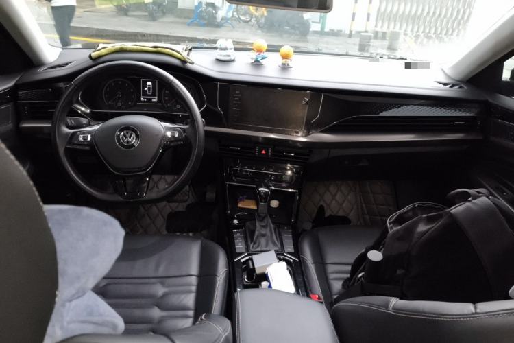 Used Volkswagen Passat 2020 330TSI Elite Edition China VI Center Console