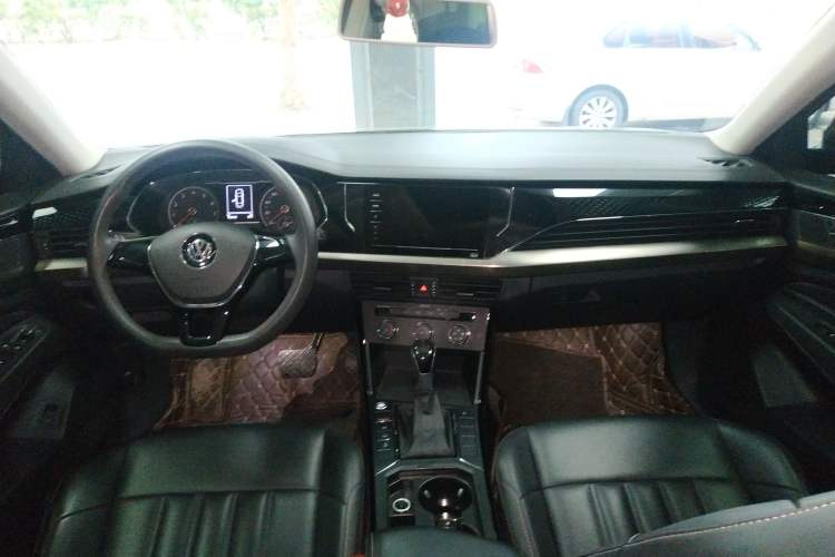 Used Volkswagen Passat 2020 280TSI Business Edition China VI Standard Center Console